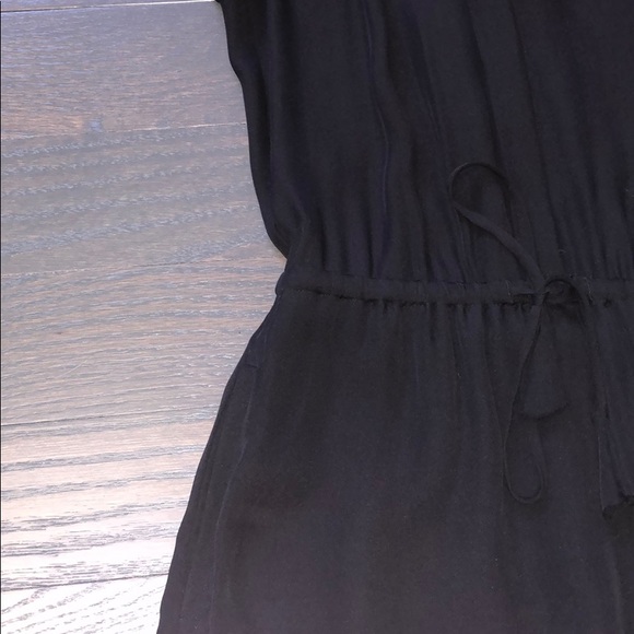Black flattering Aritzia dress with pockets. - Picture 4 of 4